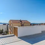 La E Bella