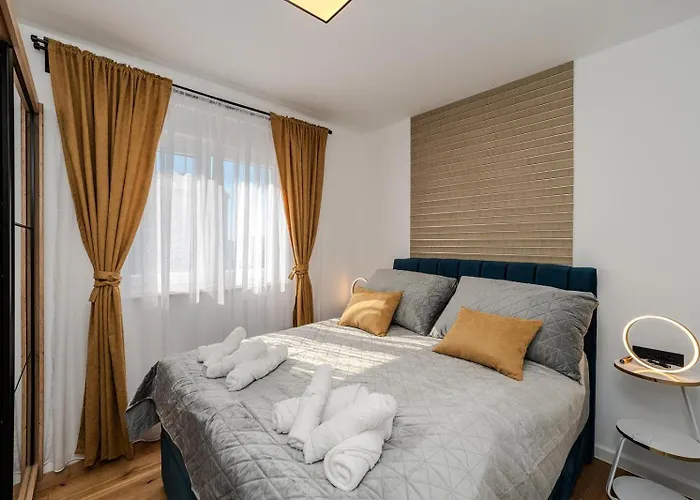 La E Bella זאדאר