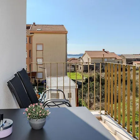 Apartment La E Bella