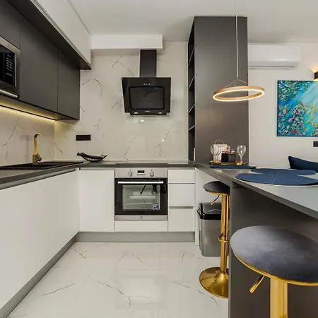 Apartment La E Bella