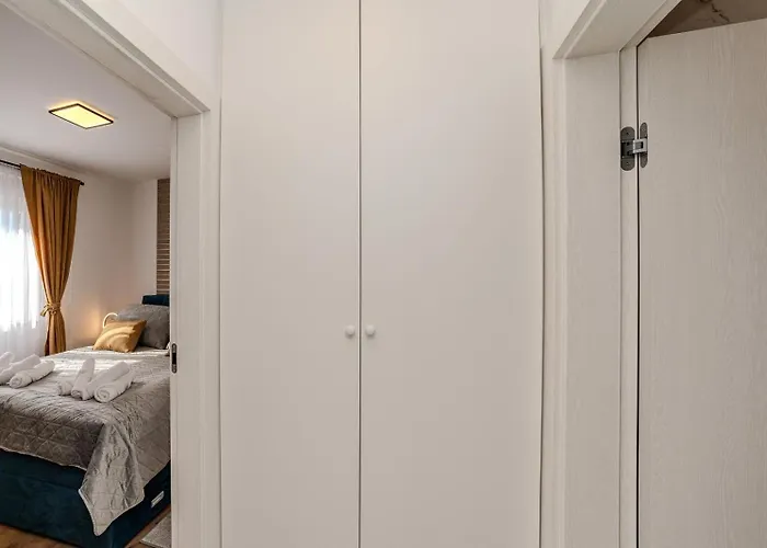 شقة La E Bella زادار